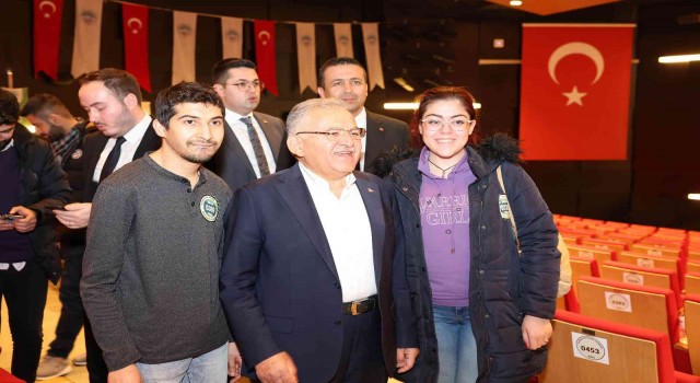 Büyükşehirin Kitap Okuma Yarışmasına yoğun ilgi