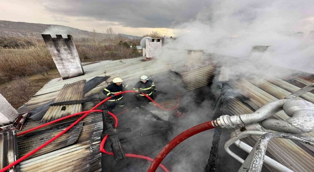 Can kurtarmak için canlarını riske atan kahramanlar, 1 yılda 3 bin 912 bin yangına müdahale etti