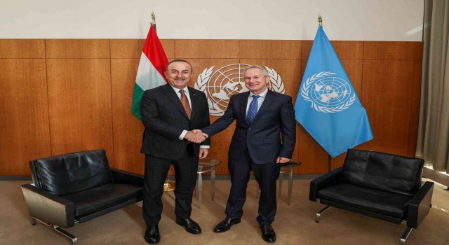 Çavuşoğlu, New Yorkta ABD ve Kanadadaki Türk başkonsoloslarla bir araya geldi