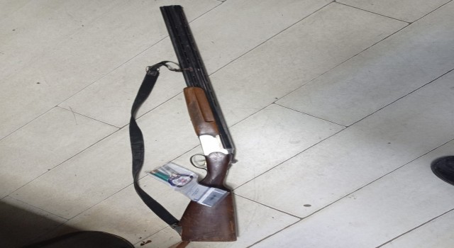 Çekmeköyde kavga ettikleri tekel bayisinde tüfekle ateş açan şahıslar yakalandı