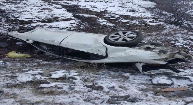Cenaze yolunda trafik kazası: 6 yaralı
