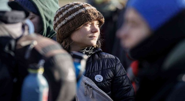 Çevre aktivisti Greta Thunberg maden bölgesinden yaka paça uzaklaştırıldı
