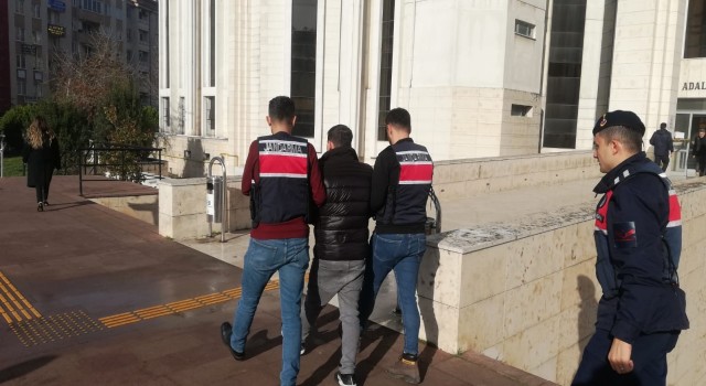Cezaevi firarisi, Edremitte jandarmanın sıkı takibiyle yakalandı