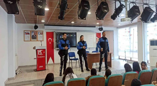 Cizre polisi liseli öğrencilere polislik mesleğini anlattı