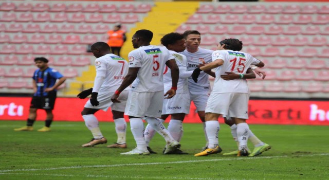 Clinton NJie gol sayısını 3e yükseltti
