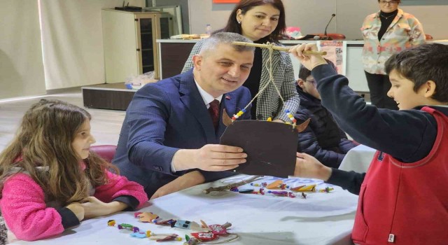 Çocuklar keçeden duvar süsleri yaptı