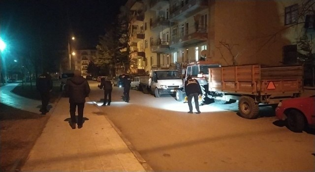 Çorumda bir ev kurşunlandı