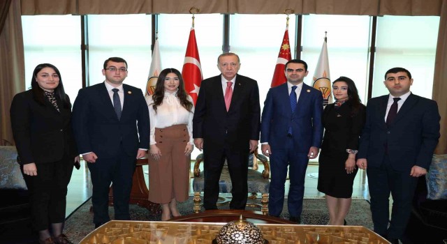 Cumhurbaşkanı Erdoğan Yeni Azerbaycan Partisi Gençler Birliği Başkanını kabul etti