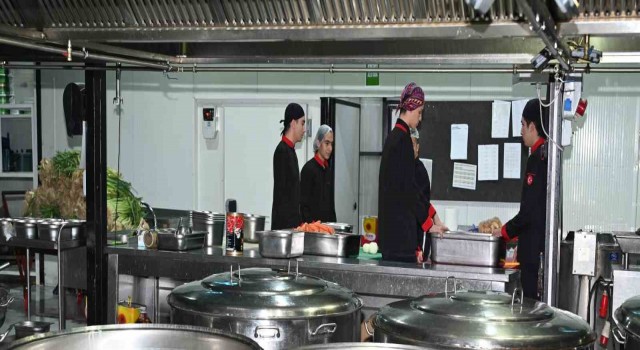 Denizlide 35 bin öğrenci ücretsiz yemek yiyecek