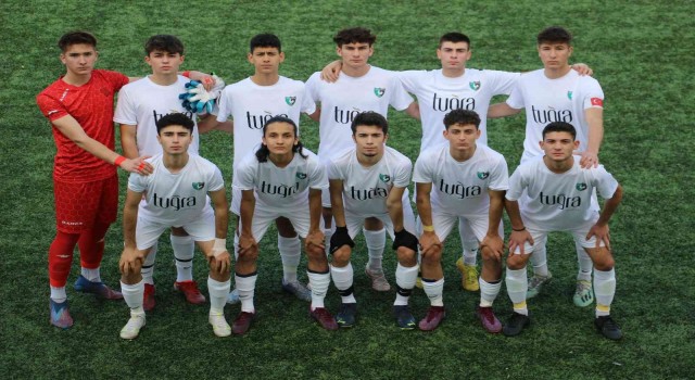 Denizlispor U17de lider Manisayı puansız gönderdi