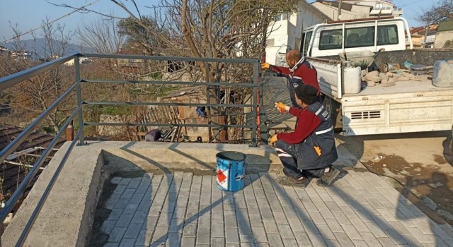 Derincede boş araziler temizlendi, cadde ve sokaklar pırıl pırıl oldu