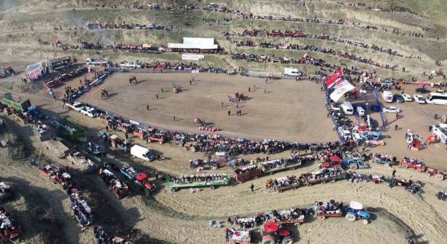 Deve güreşleri tutkunları, Türkiyenin tek doğal aranasında buluştu