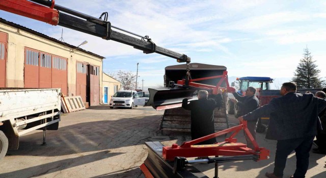 Develide Karla Mücadelede Kırsal Mahallelere Ekipman Desteği