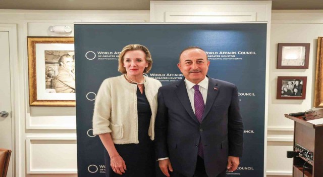 Dışişleri Bakanı Çavuşoğlu, Houston Başkonsolosluğunda vatandaşlarla bir araya geldi