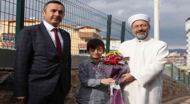 Diyanet İşleri Başkanı Erbaş, Tokatta Molla Hüsrev Kuran Kursunu ziyaret etti