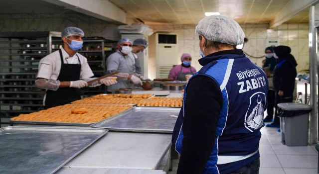 Diyarbakır Büyükşehir Belediyesinden tatlı imalathanelerine denetim