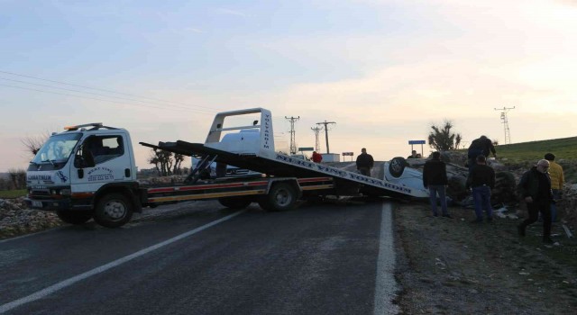 Diyarbakırda kontrolden çıkan otomobil takla attı: 1 yaralı