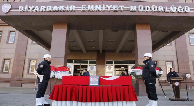 Diyarbakırda trafik kazasında şehit olan polis memuru için tören düzenlendi