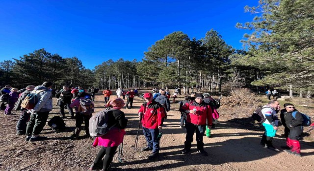 Doğaseverler ormanda 20 kilometre yürüdü