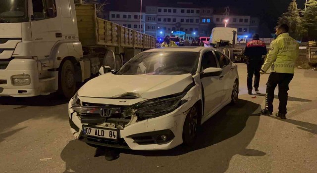 Dur İhtarına uymayan alkollü sürücüsü polise çarpıp kaçtı