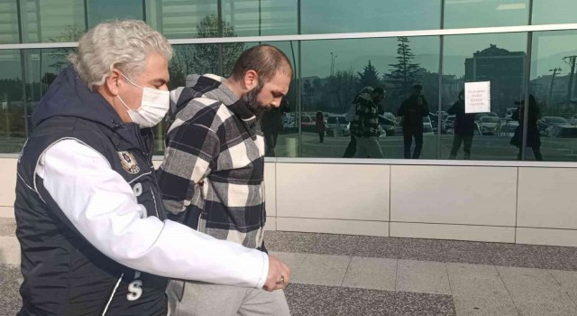 Dur ihtarına uymayıp polisi peşine taktı, uyuşturucuyla yakalandı