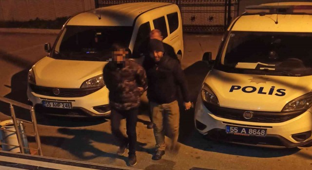 Durdurulan araçta bıçak ve uyuşturucu ele geçti