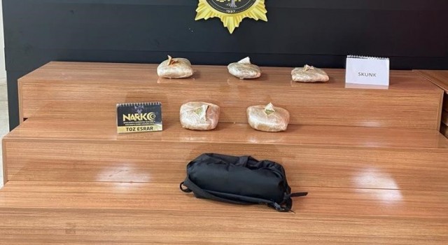 Durdurulan otomobilde uyuşturucu ele geçirildi: 2 gözaltı