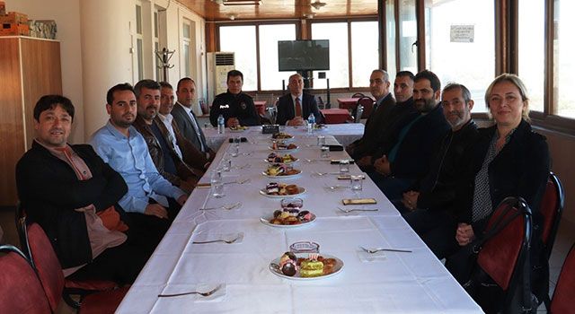 Düziçi Kaymakamı Turgay İlhan, Gazeteciler Günü’nü kutladı