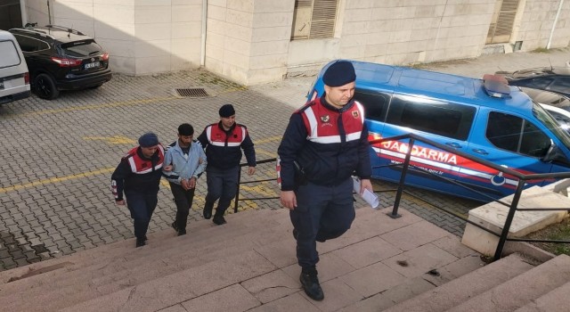 Edremitte suç makinesine jandarmadan şafak operasyonu