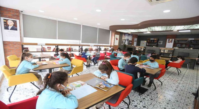 Efelerde 9uncu Kitap Kafe açılış için gün sayıyor