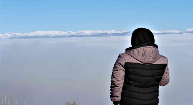 Elazığ ve Keban Baraj Gölü sis denizinde kayboldu