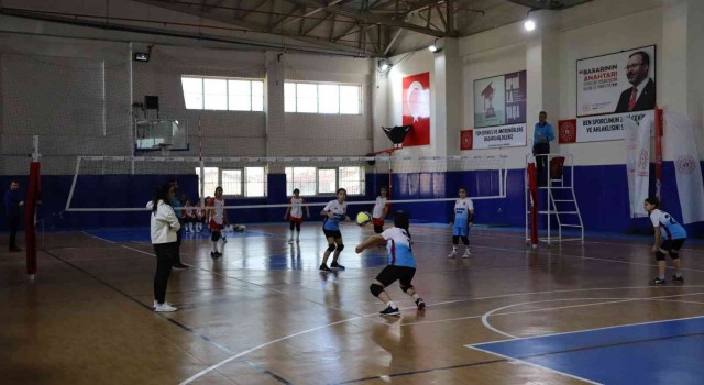 Elazığda küçükler Voleybol İl Şampiyonası başladı