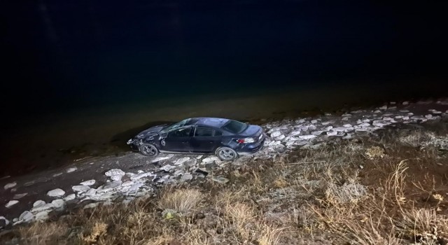 Elazığda otomobil şarampole uçtu: 1 yaralı