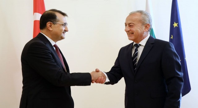 Enerji ve Tabii Kaynaklar Bakanı Dönmez, Bulgaristan Başbakanı Donev ile bir araya geldi