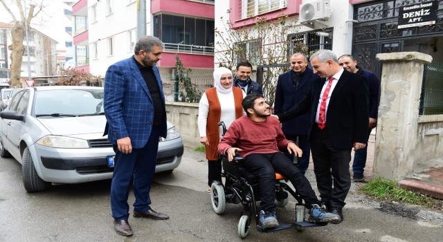 Engelli gence akülü araç sürprizi
