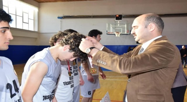 Ertuğrulgazi Lisesi sporcularından büyük başarı