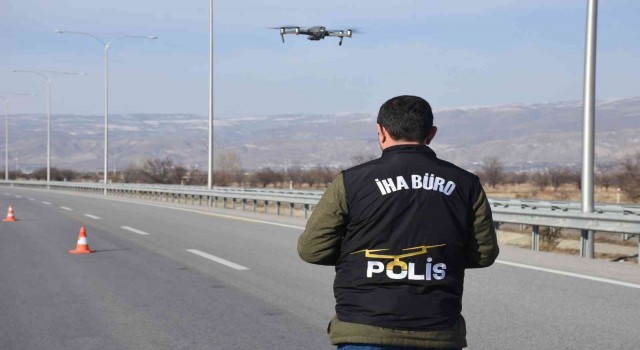 Erzincanda drone destekli trafik denetimi