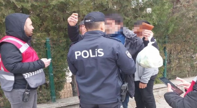 Erzincanda okul önlerinde denetimler sürüyor