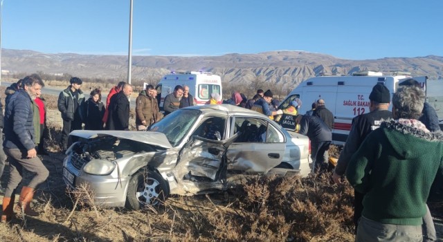 Erzincanda trafik kazası: 1 ölü