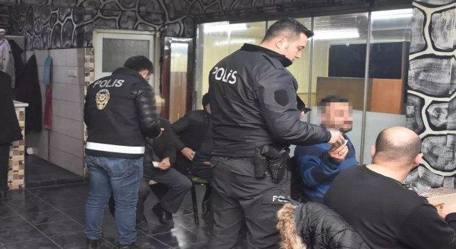 Erzincanda yapılan kumar uygulamasında 11 kişiye 6 bin 787 TL para cezası kesildi