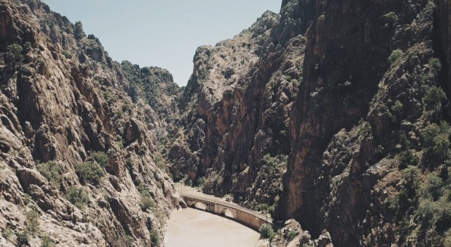 Erzincandaki masalsı kanyonlar turizmcileri cezbediyor
