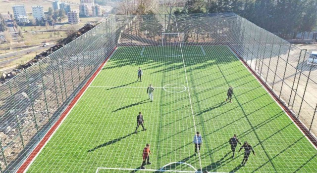 Esentepede gençler semt sahasına kavuştu