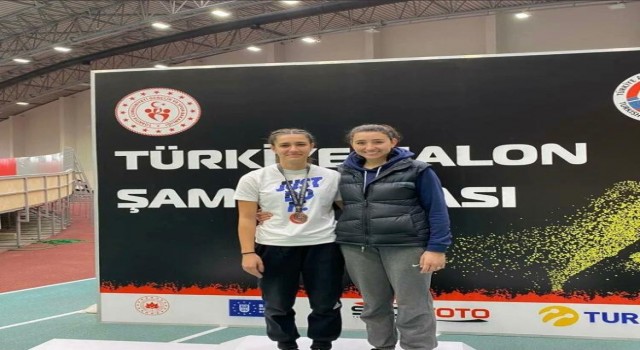 Eskişehirli sporcular Salon Şampiyonasına damga vurmaya devam ediyor