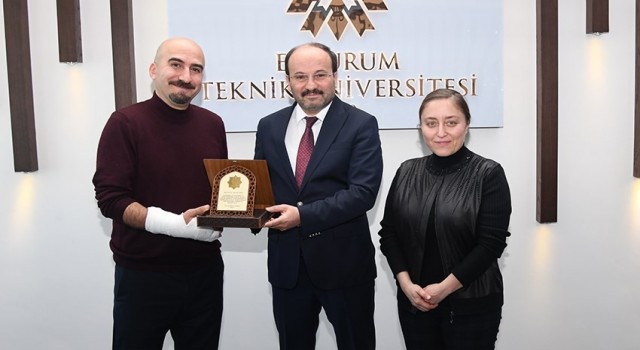 ETÜ kurumsal iletişim ve tanıtım direktörlüğünde devir teslim töreni düzenlendi