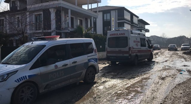 Evin terasında çalışma yaparken düşerek yaralandı