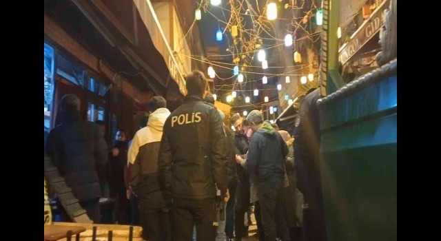 Fatihte ortaklar arasında çıkan kavgada kan aktı: 1 ölü