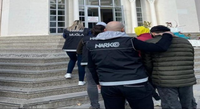 Fethiyede 1 kilo 325 gram uyuşturucu ele geçirildi