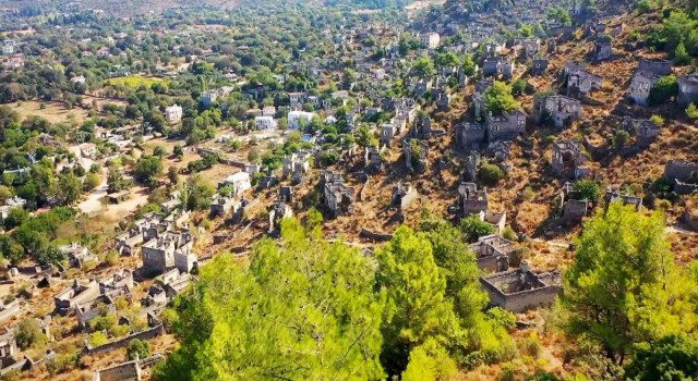 Fethiyede Belediye personelinin de bulunduğu şüphelilere rüşvet operasyonu:12 göz altı