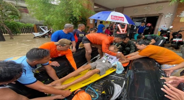 Filipinlerdeki sel ve toprak kaymasında hayatını kaybedenlerin sayısı 17ye yükseldi