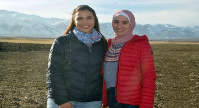 Filistinli turistler 20 bin yıllık buzulların yer aldığı Cilo Dağlarına hayran kaldı